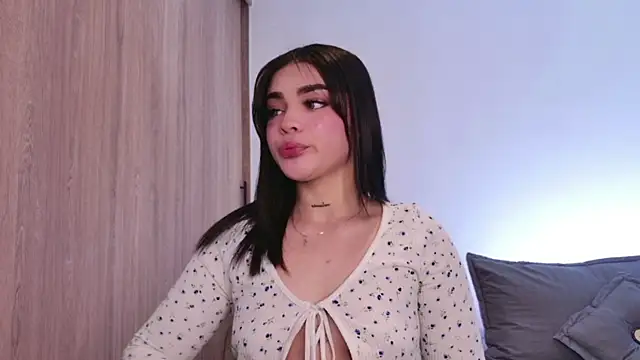 Snapshot of DulceDuarte chatting on December 2025 01:03:02 AM DulceDuarte online show from December 2025 01:03:02 AM