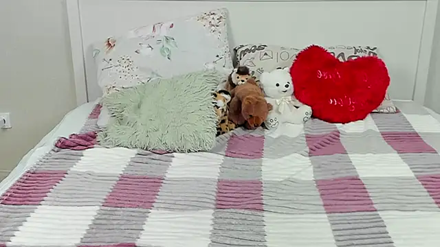 yourkriss new1 online show from February 2026 03:38:01 PM