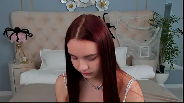 NoraHaynes online show from November 2025 03:08:02 AM