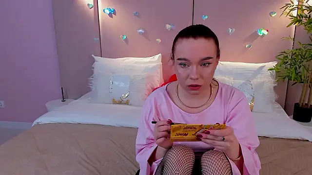 NoraHaynes online show from February 2026 03:10:01 AM