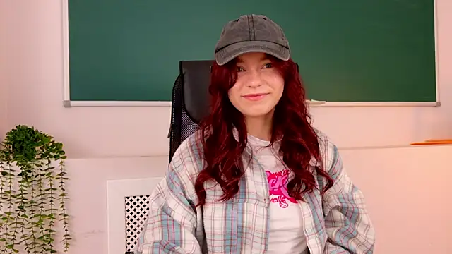 Snapshot of NoraHaynes chatting on June 2026 01:43:02 AM NoraHaynes online show from June 2026 01:43:02 AM