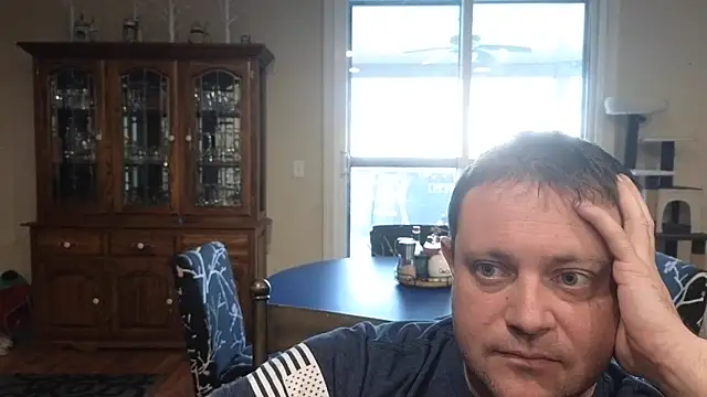 Snapshot of slickquickie2 chatting on April 2026 04:32:01 PM slickquickie2 online show from April 2026 04:32:01 PM