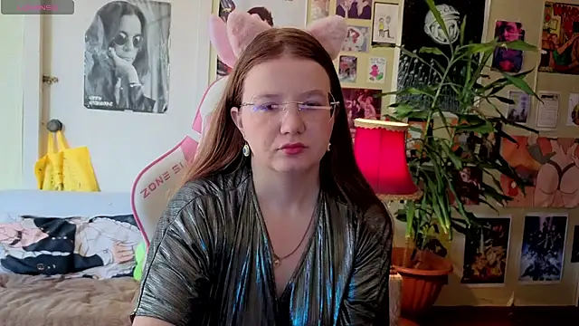 Sienna-Cow online show from September 2025 11:02:01 AM