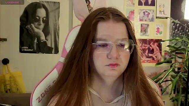 Sienna-Cow online show from October 2025 01:07:02 PM