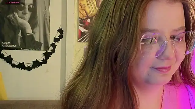 Sienna-Cow online show from November 2025 12:38:02 PM