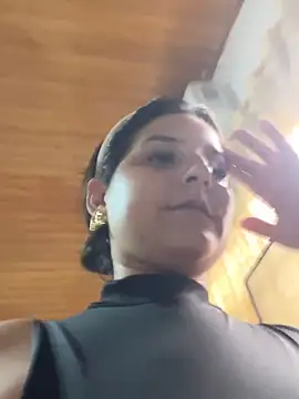 Alina0 online show from October 2025 05:12:02 PM