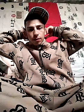 Tussi-amor online show from September 2025 03:33:01 PM