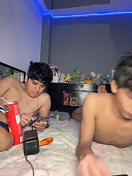 Snapshot of Kailertwink chatting on July 2026 07:38:01 PM Kailertwink online show from July 2026 07:38:01 PM