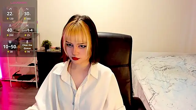 LiyaLuna online show from December 2025 12:14:02 PM