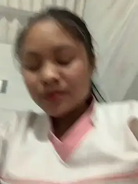 NhuFox online show from November 2025 12:23:02 PM