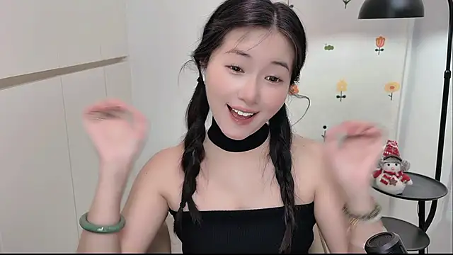 Snapshot of Rosalind_xixi chatting on May 2026 01:31:01 PM Rosalind xixi online show from May 2026 01:31:01 PM
