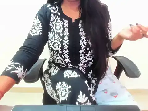 Hina Chaudhary online show from March 2026 05:24:01 AM