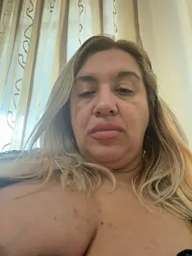 Snapshot of TheeaBlanco chatting on June 2026 03:45:02 PM TheeaBlanco online show from June 2026 03:45:02 PM