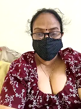 Snapshot of heera-rani chatting on May 2026 06:43:02 AM heera-rani online show from May 2026 06:43:02 AM