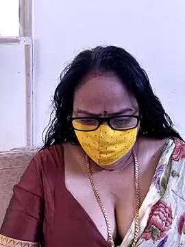 Snapshot of heera-rani chatting on June 2026 05:27:01 AM heera-rani online show from June 2026 05:27:01 AM