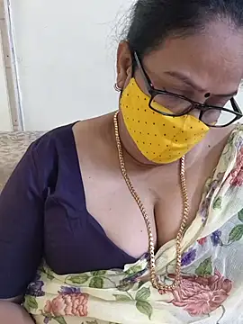 Snapshot of heera-rani chatting on July 2026 06:47:02 AM heera-rani online show from July 2026 06:47:02 AM