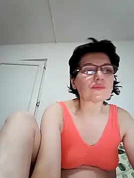 Vera Elle online show from November 2025 06:08:01 PM