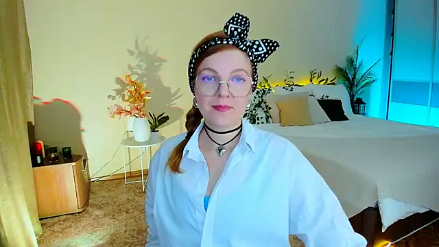 YourUniverser online show from November 2025 04:12:01 AM