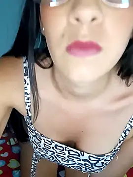 Snapshot of Thaamara_09 chatting on September 2025 03:06:02 AM Thaamara 09 online show from September 2025 03:06:02 AM