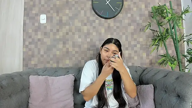 shanon marel online show from November 2025 12:15:01 PM