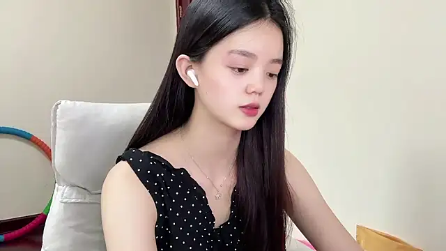 Snapshot of Nicole-13 chatting on May 2026 12:16:02 AM Nicole-13 online show from May 2026 12:16:02 AM