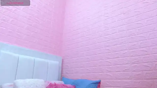 suzanhot 30 online show from April 2026 08:58:01 PM