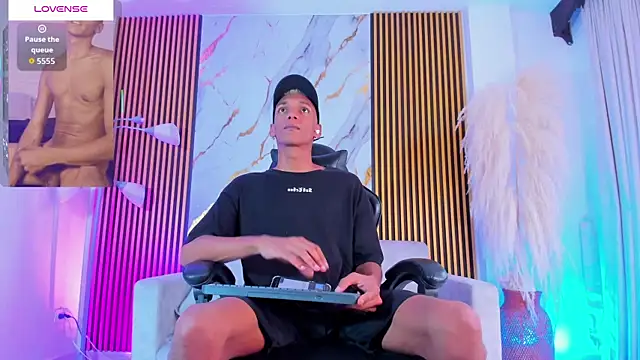 JulienSaint online show from October 2025 07:25:01 PM