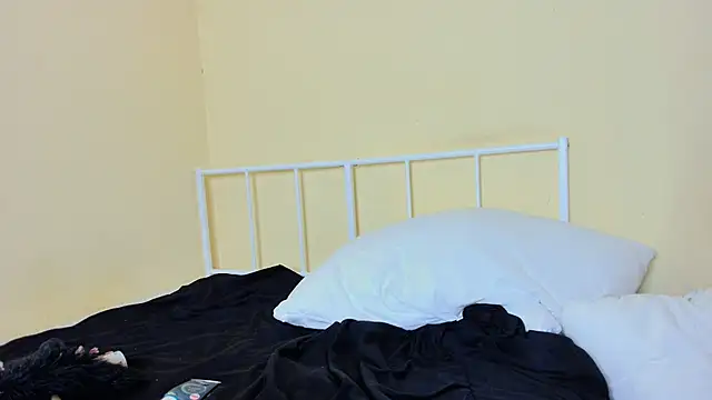 Snapshot of Naughty_Angelll chatting on October 2025 11:06:02 PM Naughty Angelll online show from October 2025 11:06:02 PM