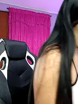 Snapshot of LunaaRosse chatting on October 2025 12:23:01 AM LunaaRosse online show from October 2025 12:23:01 AM