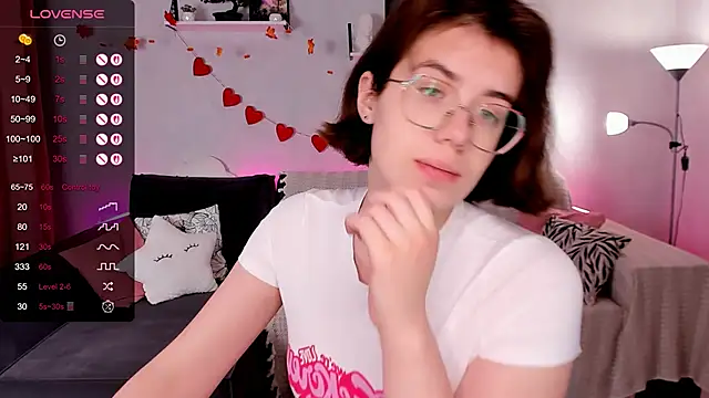 BellaCaress online show from November 2025 02:25:02 AM