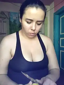 Snapshot of CutieMarine chatting on October 2025 10:38:02 AM CutieMarine online show from October 2025 10:38:02 AM