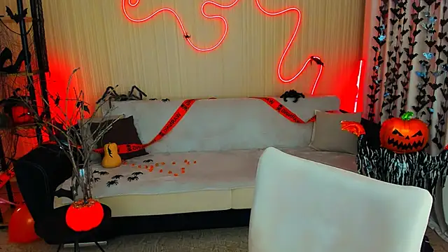 YourLovellyStory online show from October 2025 11:25:01 AM