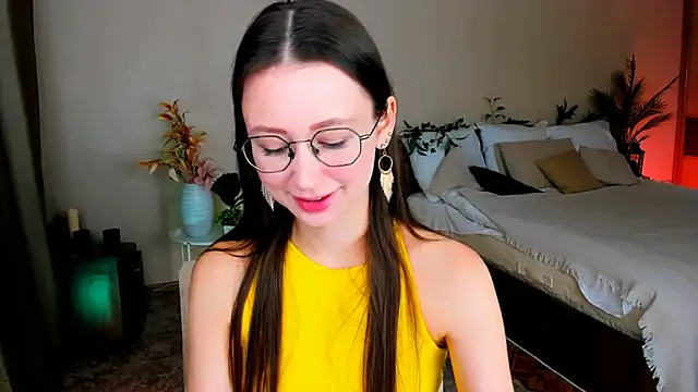 YourLovellyStory online show from December 2025 11:26:02 AM