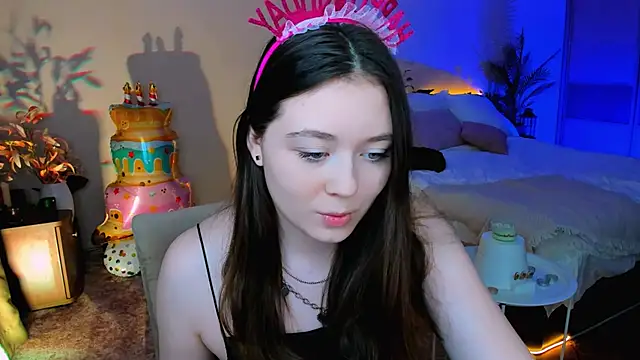 AlluringLookk online show from November 2025 11:23:02 AM