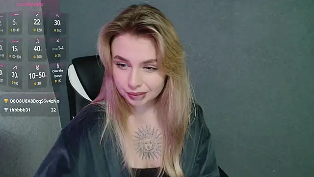 AngelicaHollywood online show from October 2025 09:03:01 PM