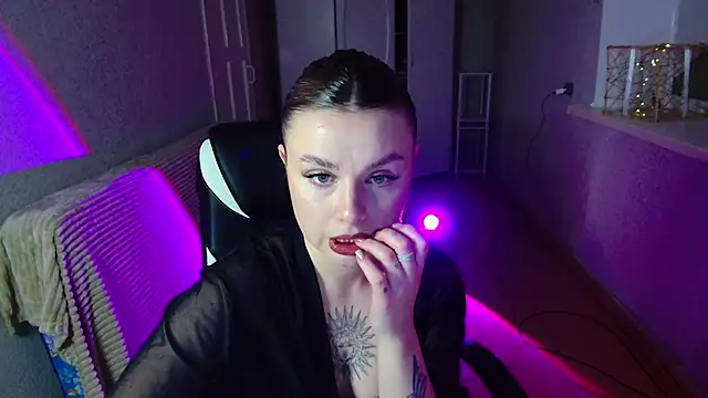 AngelicaHollywood online show from February 2026 10:32:01 PM