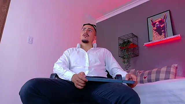 MrFox   online show from February 2026 07:44:02 PM