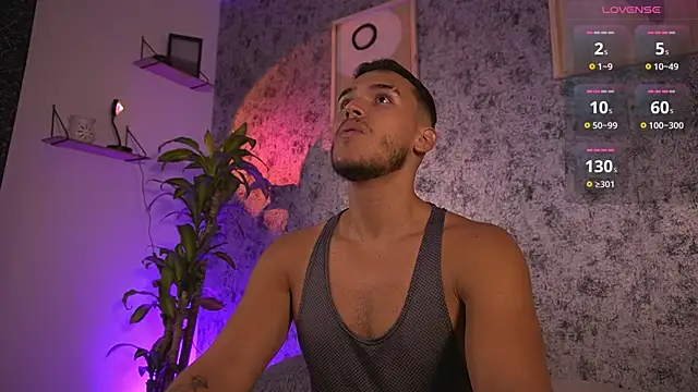 Snapshot of MarkSantozz chatting on June 2026 08:24:01 PM MarkSantozz online show from June 2026 08:24:01 PM