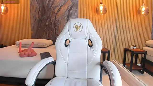 chloe murray online show from November 2025 07:23:02 PM