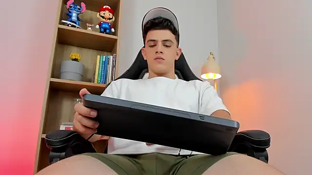 Mikecooper online show from March 2026 04:38:02 AM