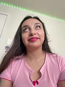Snapshot of CharmingMaddie chatting on July 2026 04:22:02 PM CharmingMaddie online show from July 2026 04:22:02 PM