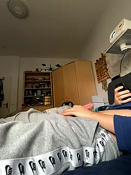 xmilolivex online show from October 2025 10:16:02 AM