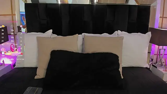 GretaVelvet online show from October 2025 06:45:02 PM