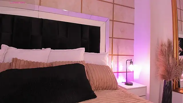 GretaVelvet online show from January 2026 07:41:01 PM