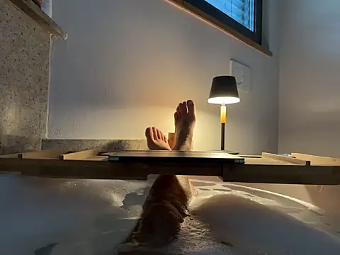 Snapshot of german9inch chatting on December 2024 01:49:02 PM german9inch online show from December 2024 01:49:02 PM