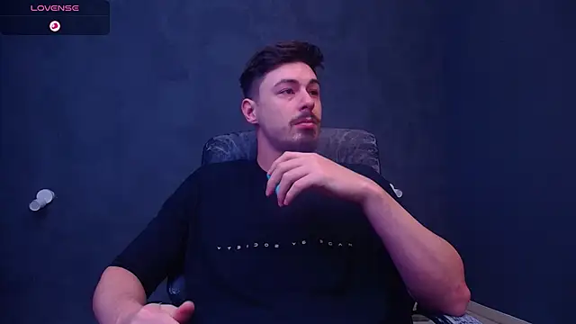 EnzoRace online show from November 2025 05:39:01 AM