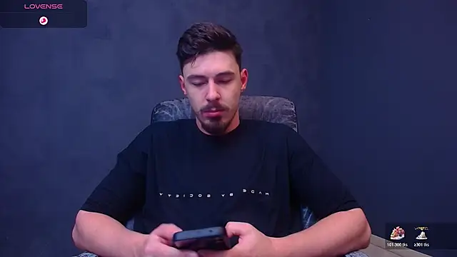 EnzoRace online show from December 2025 05:48:01 AM