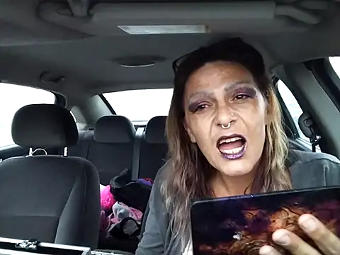 SparklesB1tch online show from November 2025 11:26:01 PM