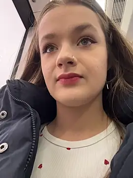 KittyQueeny online show from December 2025 12:09:01 PM