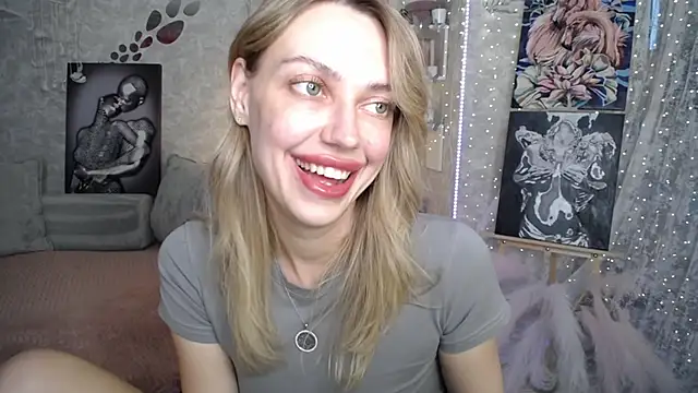 Snapshot of NickyAdamidi chatting on June 2026 04:17:02 PM NickyAdamidi online show from June 2026 04:17:02 PM